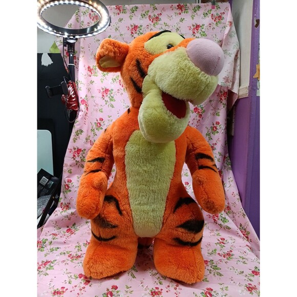 Vintage Jumbo Tigger Plush - Picture 1 of 3